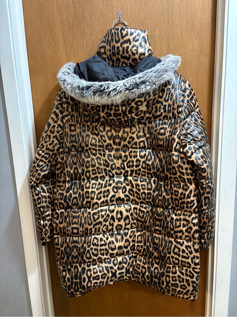 UGG Ozzy Mid-Length Leopard Puffer Jacket - Picture 4 of 6